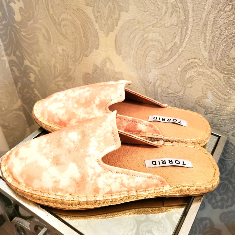 NEW⚡Torrid SUMMER READY Slides 9.5 Wide - Picture 1 of 5